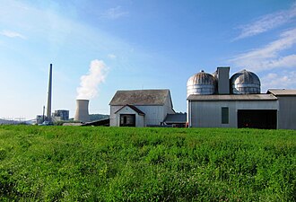 Power Plant and 3 Silos on Farm Panoramio